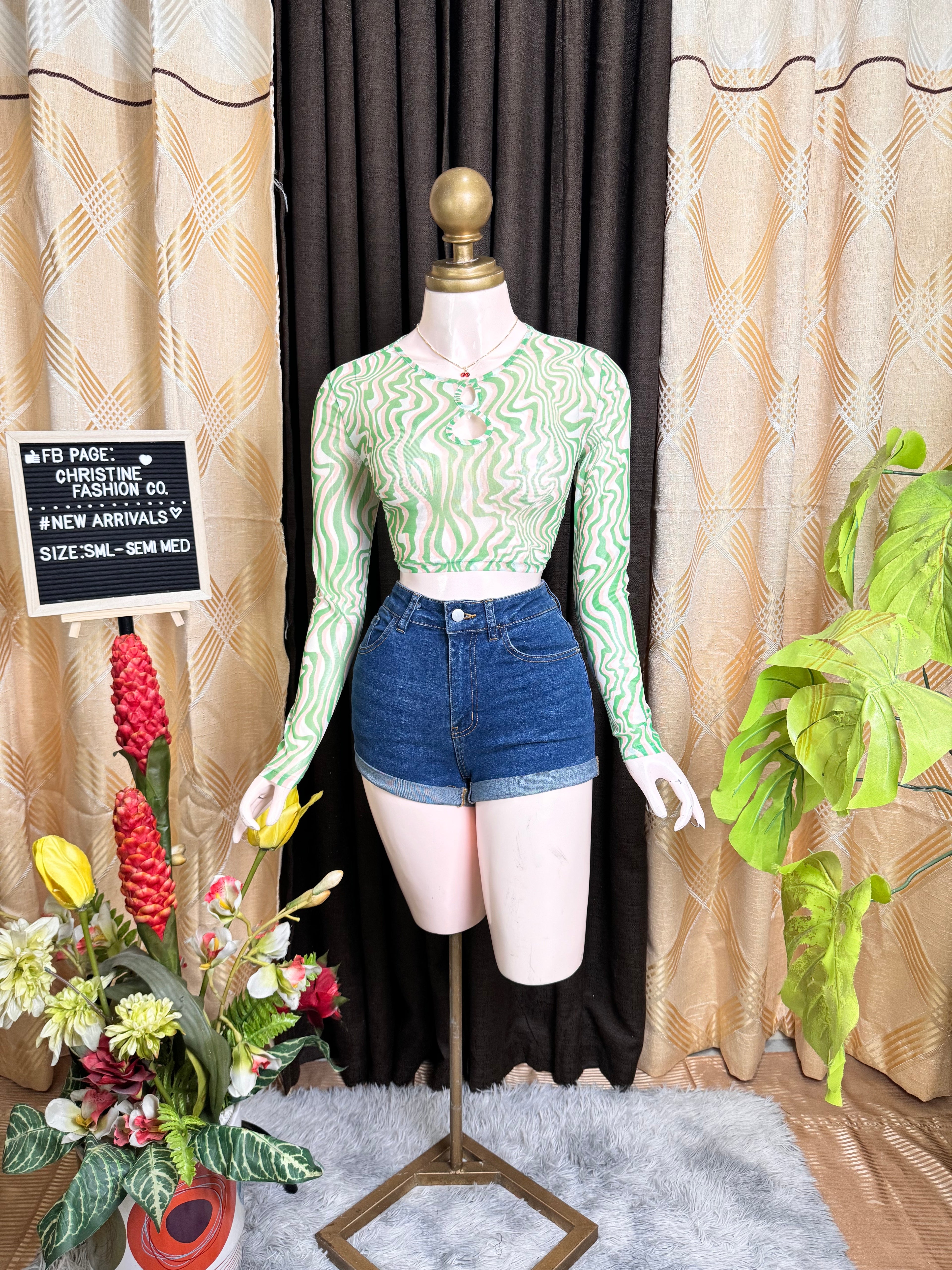 Green Mesh Long-sleeved Top Outfit