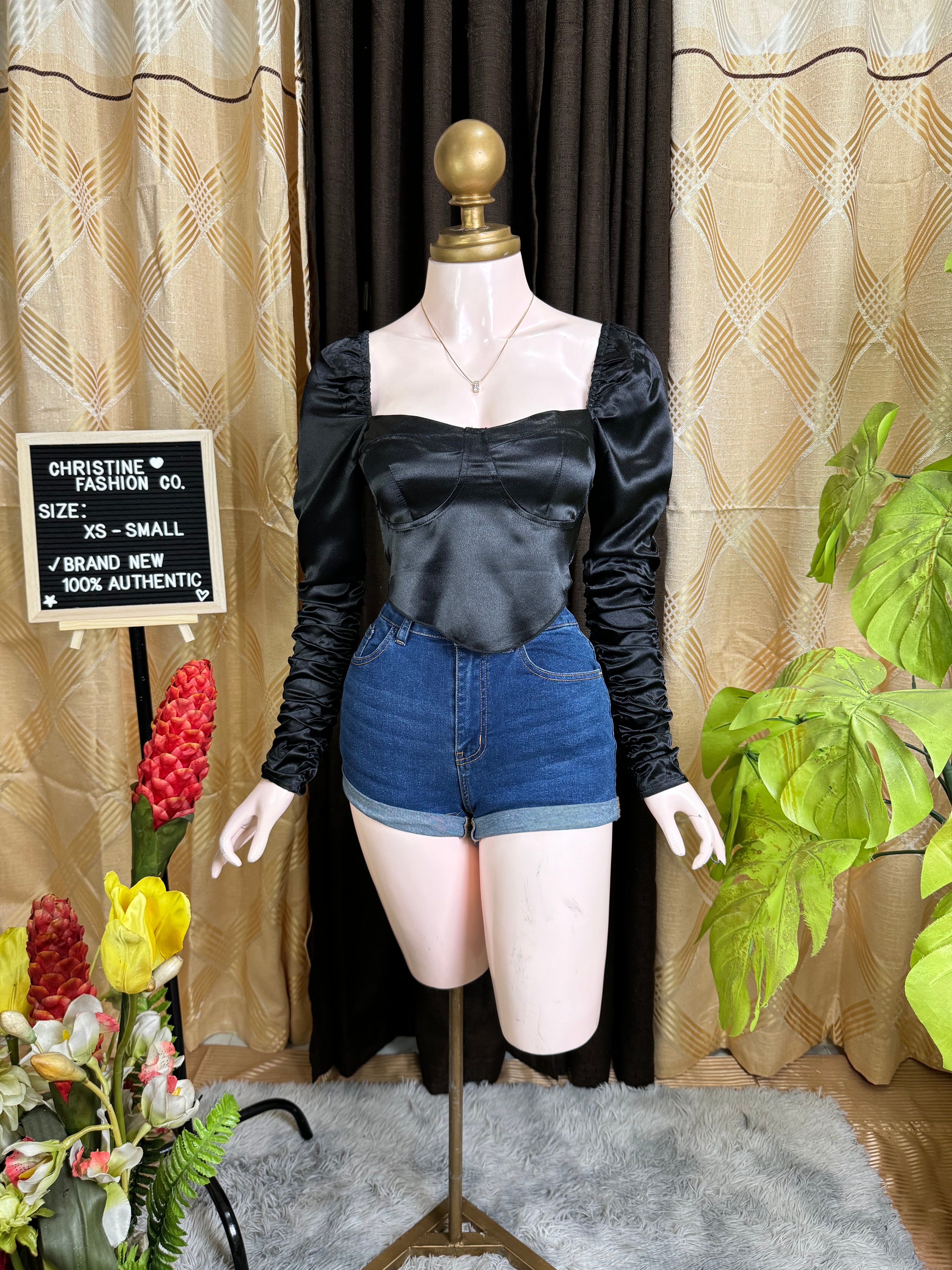 Black Long-sleeved Classy Top Outfit