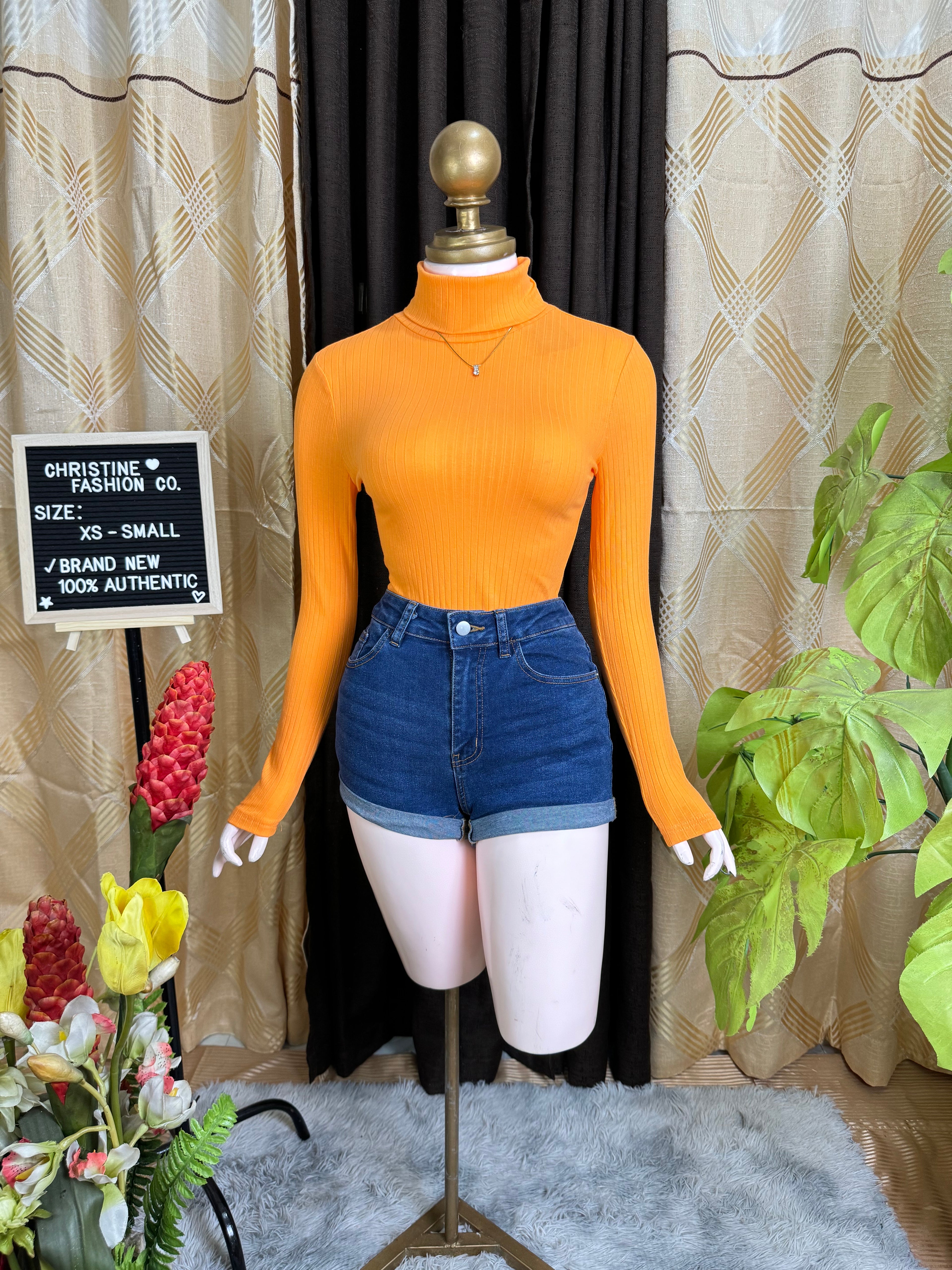 Classy Orange Long-sleeved Top Outfit