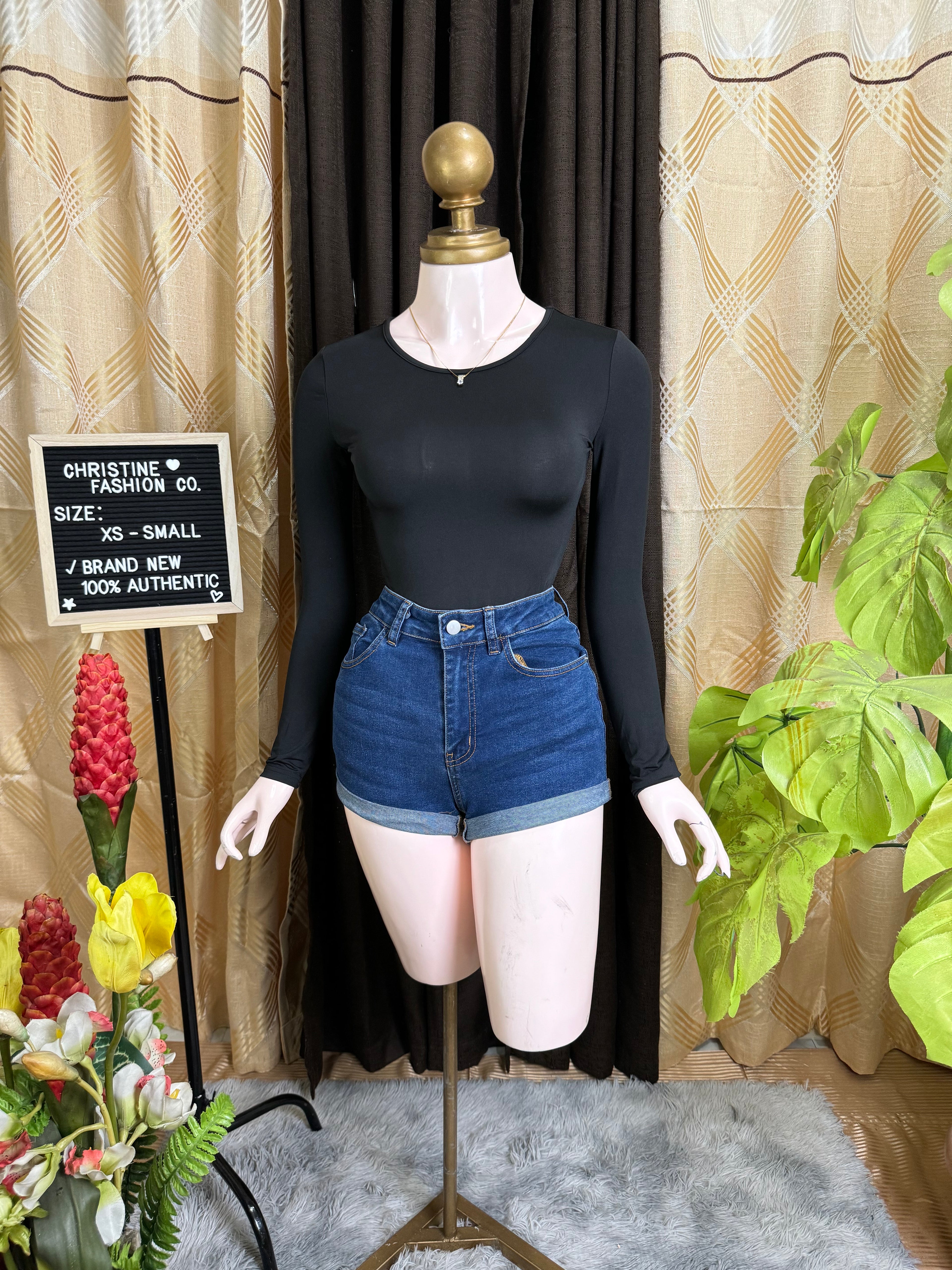 Black Long-sleeved Top Outfit