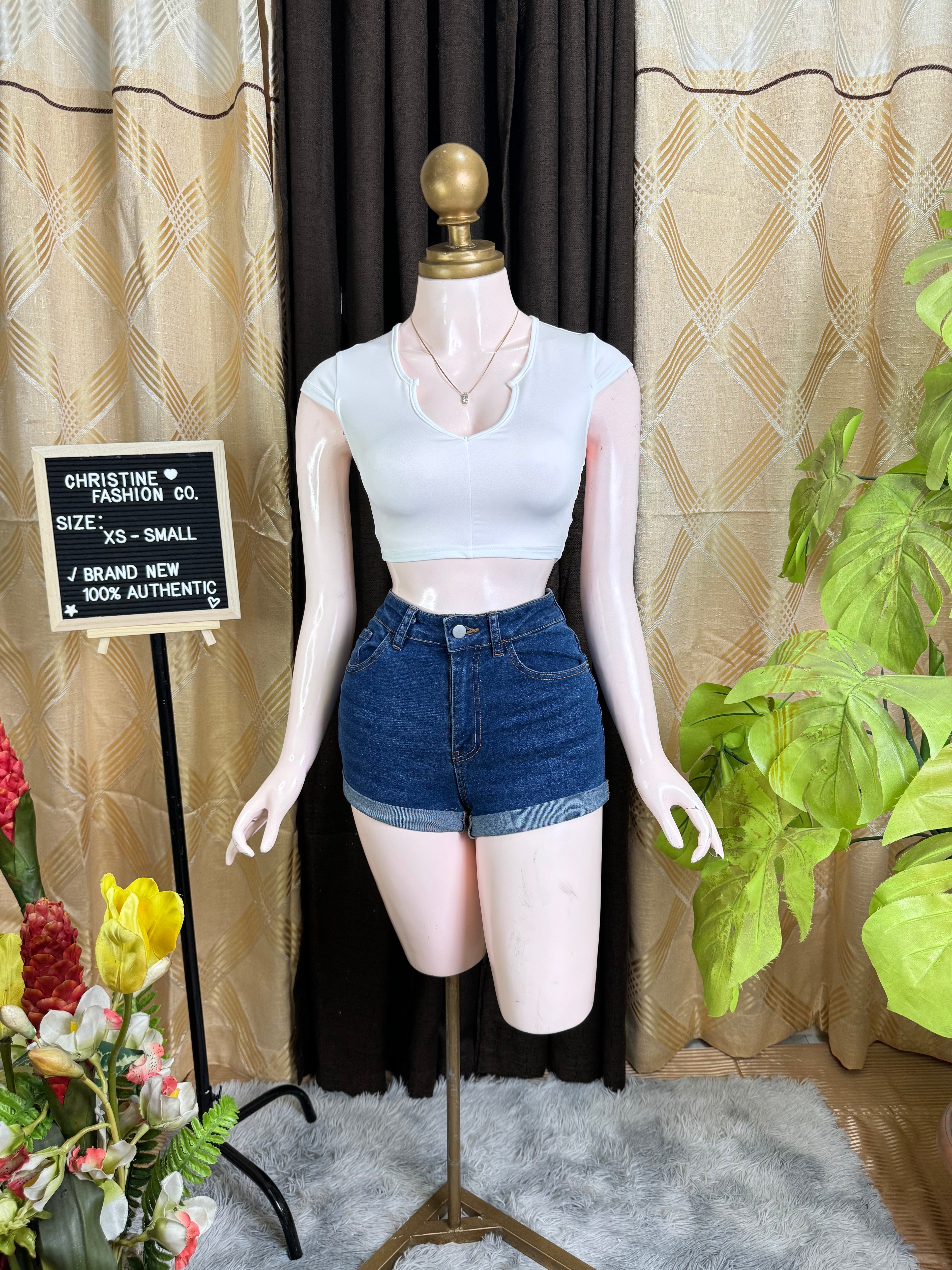 White Crop Top Outfit