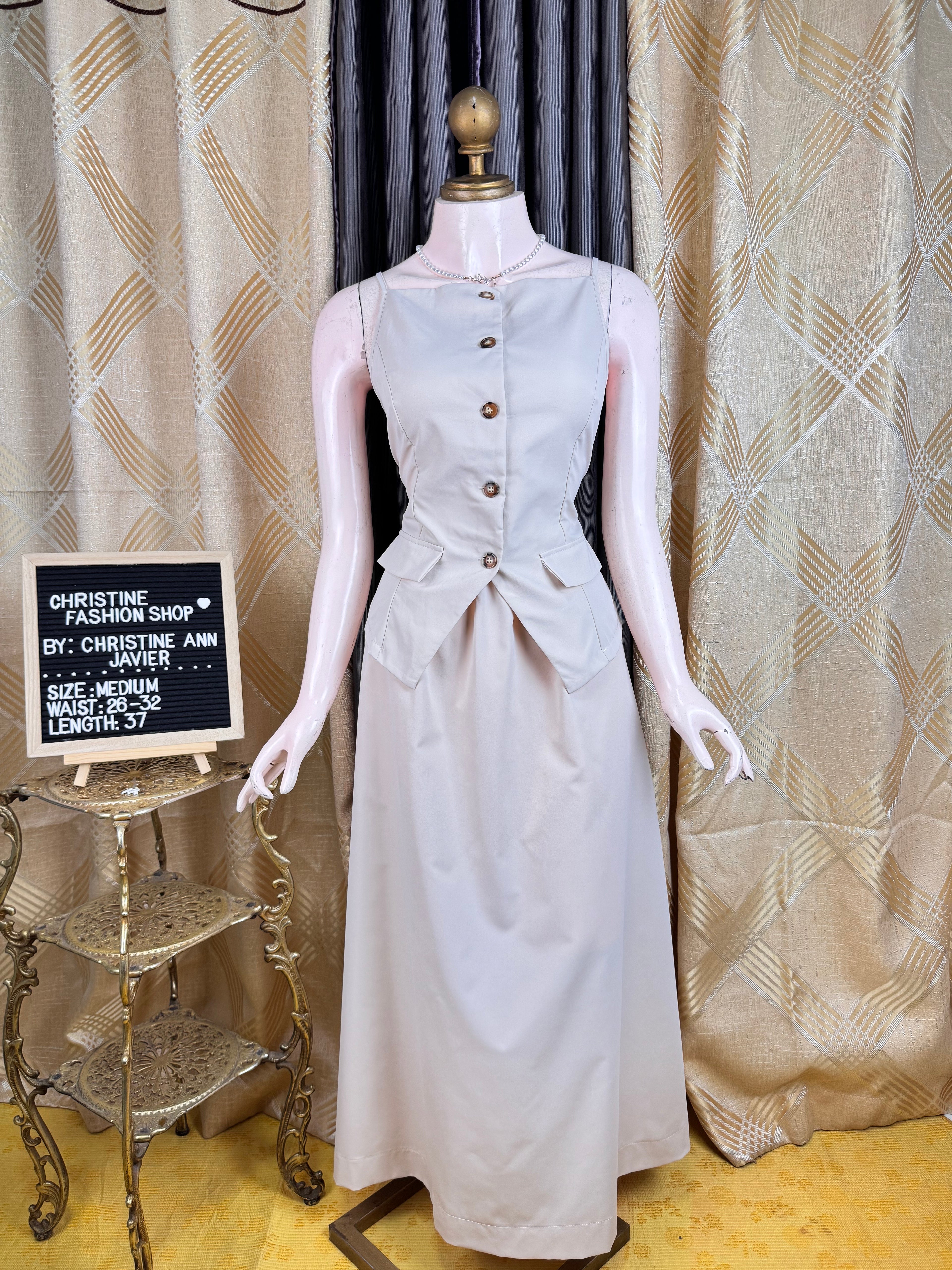 Casual Vest and Long Skirt